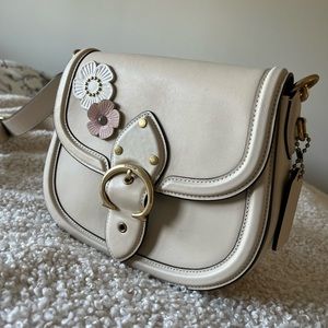 Cream Coach custom Leather purse in perfect condition 😊